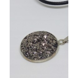 Naszyjnik w kolorze hematytu kryształki z żywicy