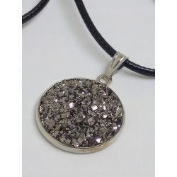 Naszyjnik w kolorze hematytu kryształki z żywicy