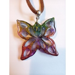 Naszyjnik z żywicy epoksydowej - tęczowy motyl